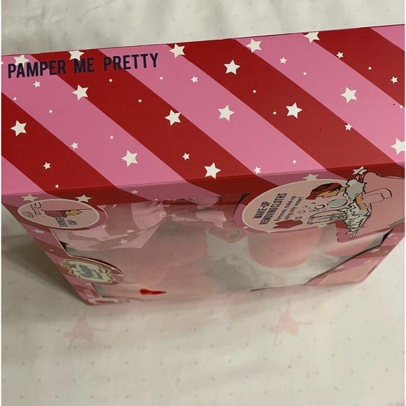 Vintage cosmetics totally pampered gift set New - Picture 3 of 5